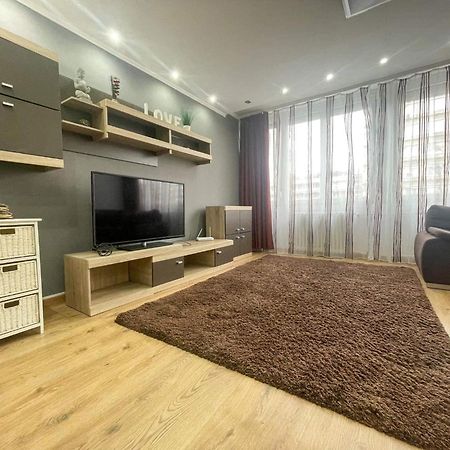 Appartamento Arany Apartman Salgótarján Esterno foto